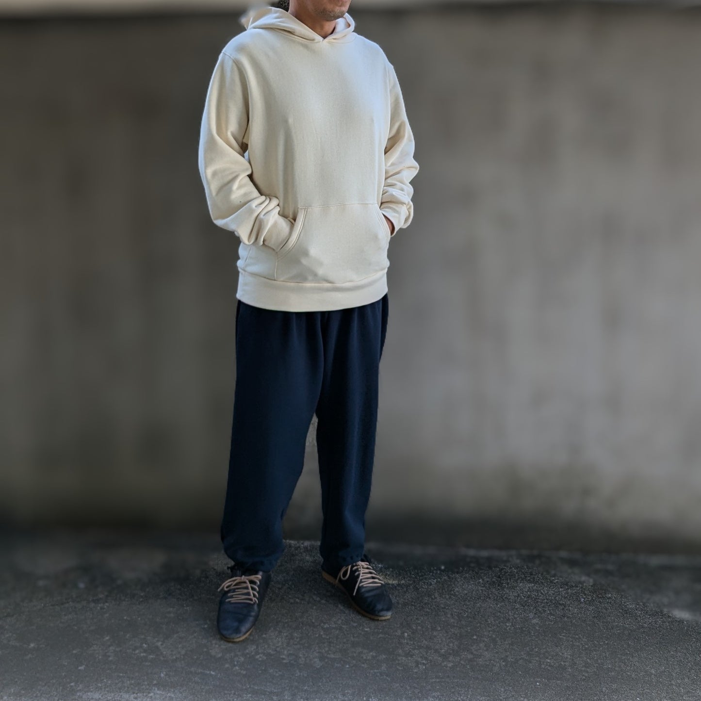 <OSOCU> 国産吊り編み30/8生地のスウェットパンツ ホワイト