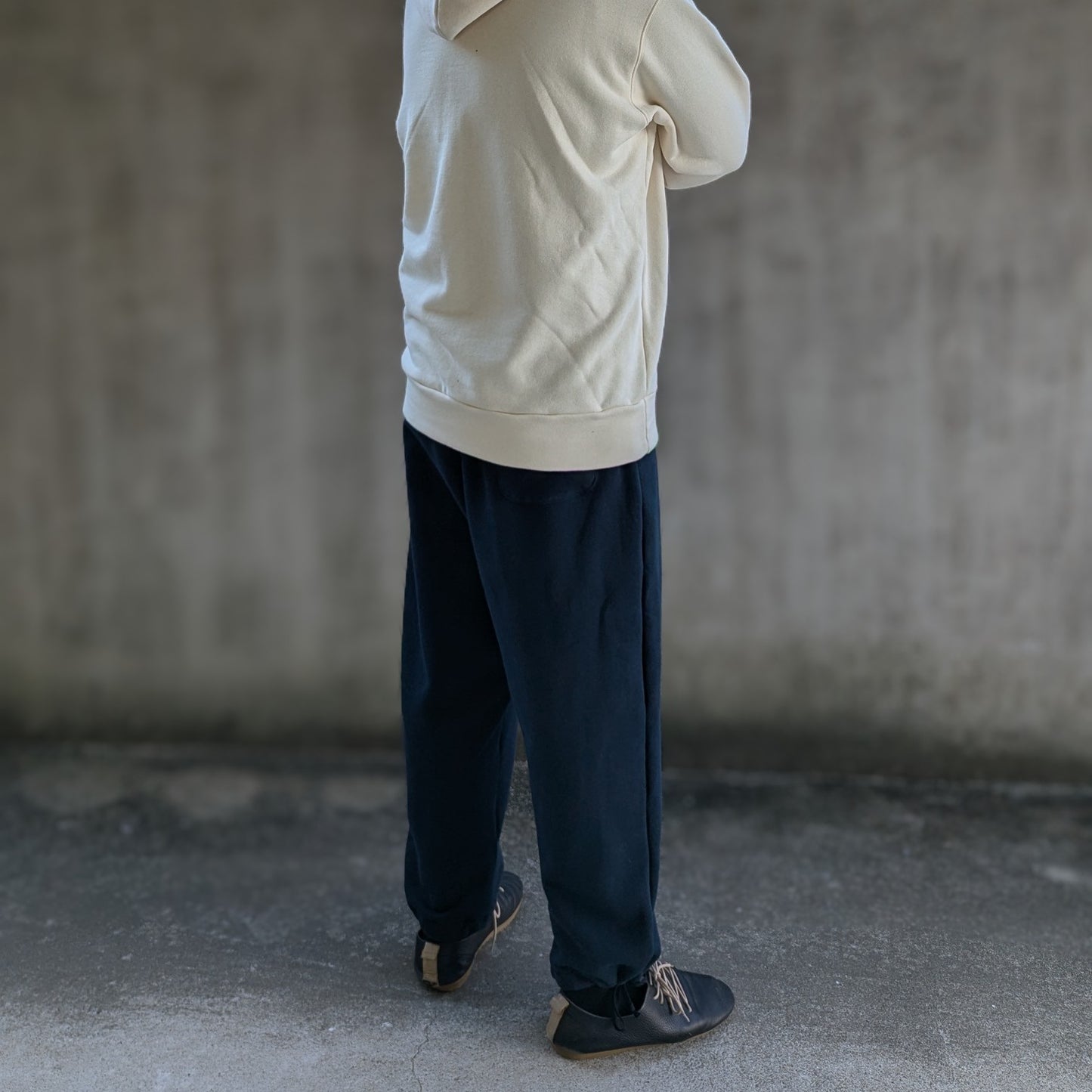 <OSOCU> 国産吊り編み30/8生地のスウェットパンツ ホワイト