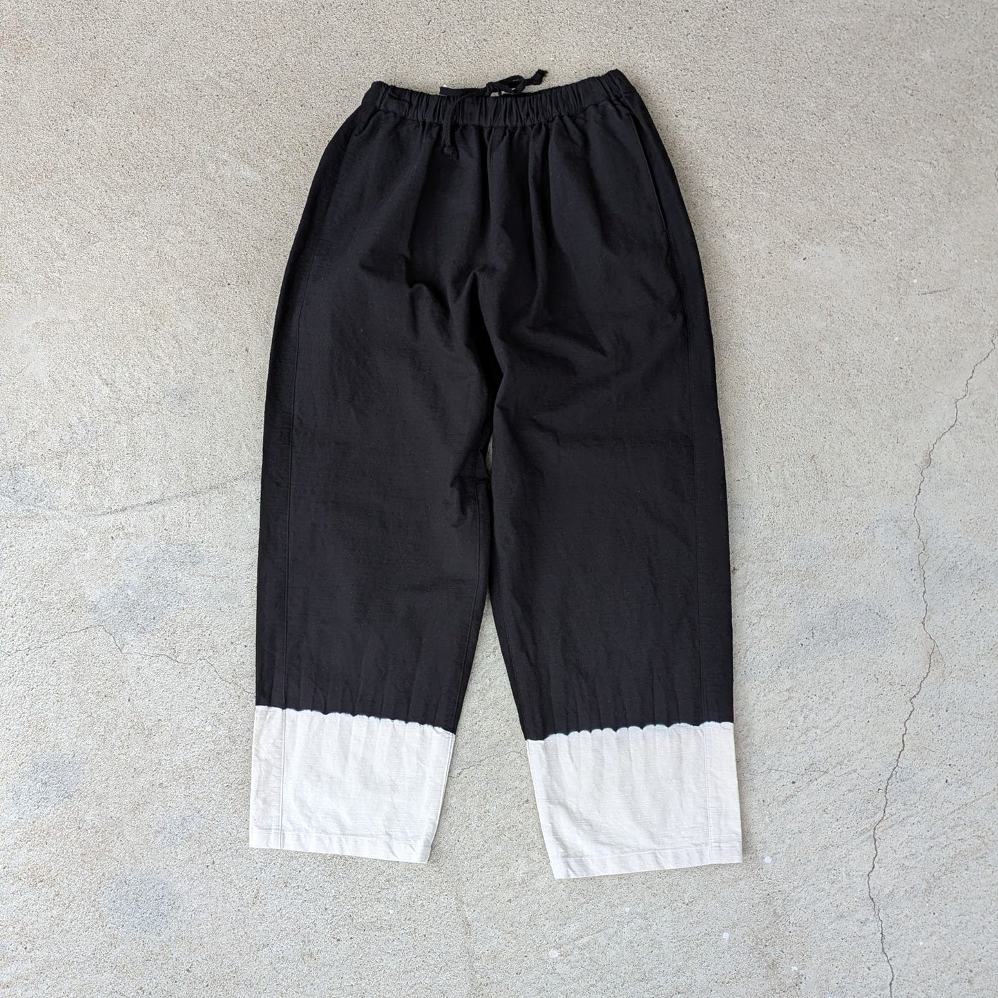 ＜OSOCU＞知多木綿 名古屋黒紋付染バルーンパンツ スソノコシ